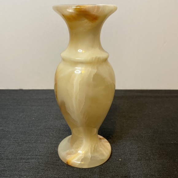 Onyx Vase - Picture 2 of 6